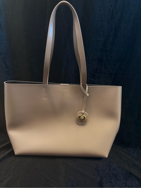Kurt Geiger Handbags - Kurt Geiger Taupe Leather Tote with Gold Charm